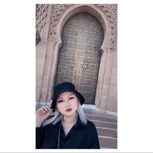 Meet your Posher, Lingying